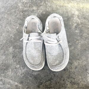 Hey Dudes, women’s size 5